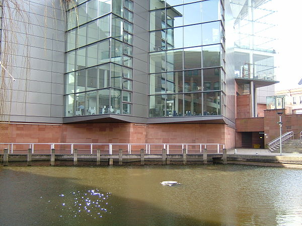 Bridgewater Hall overlooks the Rochdale Canal