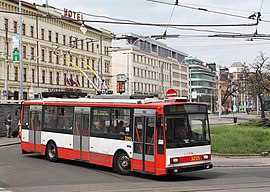 Brno, Benešova, smyčka Hlavní nádraží, Škoda 14TrR č. 3255 (2013-04-27; 01).jpg