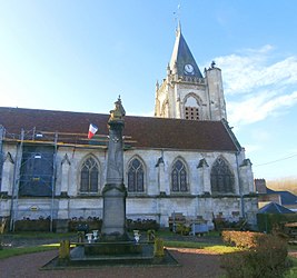 Bulles (60) - Eglise Saint-Martin, vue depuis le nord.JPG