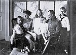Hertig Karl Edvard med sin familj 1914.