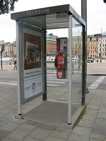 File:Cabine téléphonique - Stockholm0321.jpg