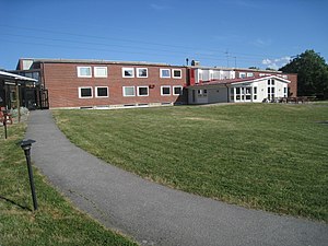 Bostadsbyggnaden och Restaurang Campus i mitten av byggnaden.