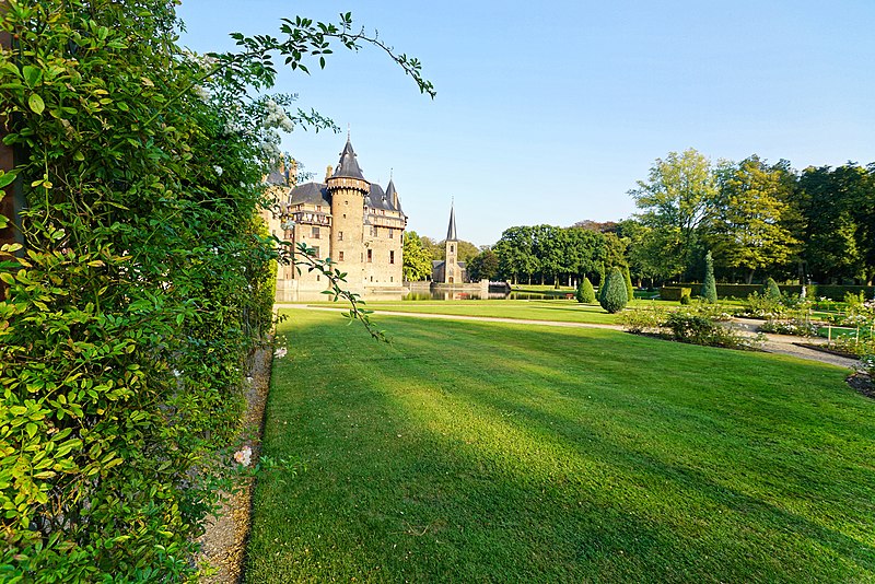 File:Castle De Haar (1892-1913) - Castle Garden designed by Hendrik Copijn 07.jpg