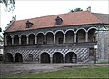 Čeština: renesanční letohrádek Červený dům (1583)