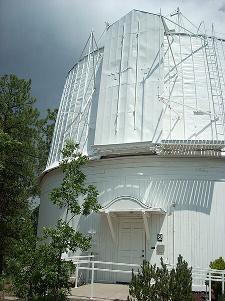 File:Clark Telescope, outside.jpg