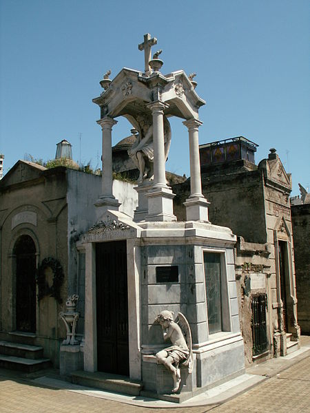 File:Cmentazr Recoleta.JPG