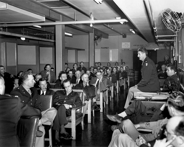 File:Col. S.L. Warren, Oak Ridge Hospital Staff Meeting 1945 (28838421616).jpg
