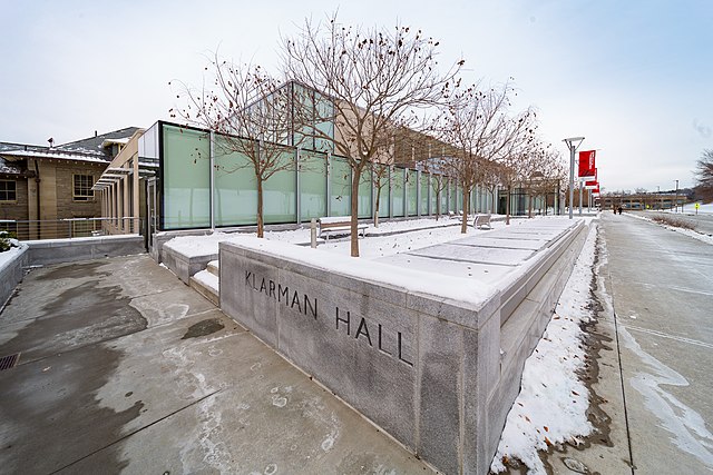 640px-Cornell_University_Klarman_Hall_in_winter.jpg (640×427)