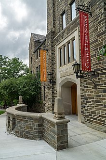 Faculté de droit de l'Université Cornell, entrée de l'ajout de la bibliothèque Jane Foster.jpg