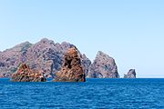 English: This two rocks are in the bay of Élbo (Corsica). Deutsch: Diese beiden Felsen befinden sich in der Bucht von Élbo auf Korsica.