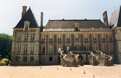 How to get to Château de Courances with public transit - About the place