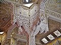 Courcouronnes Grand Mosquée Innen Gebetsraum Säulen.jpg
