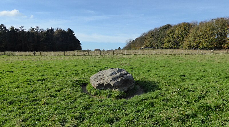 File:Cuckoo Stone facing Westward.jpg