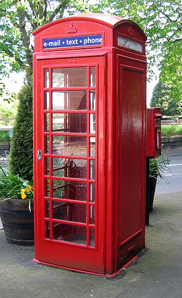 File:Daresbury Phone Box 2.jpg