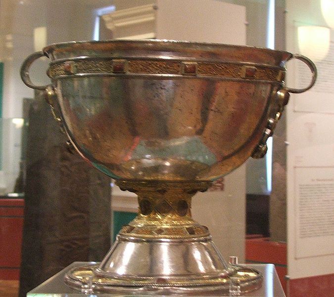 File:Derrynaflan chalice.jpg