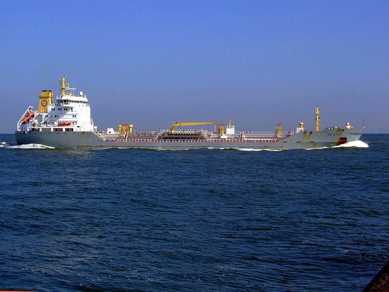 File:EK-Star p3 approaching Port of Rotterdam, Holland 19-Apr-2007.jpg