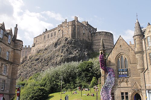 Edinburgh Castle from the Grassmarket.jpg