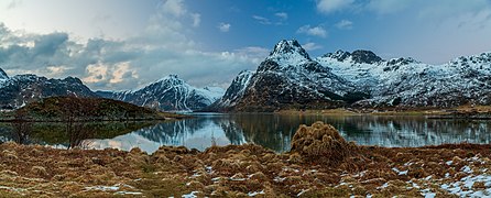 Evening at Flakstadpollen in Flakstad, Nordland, Norway, 2017 April.jpg