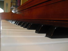 An Everett piano keyboard. Everett piano keyboard 2010.jpg