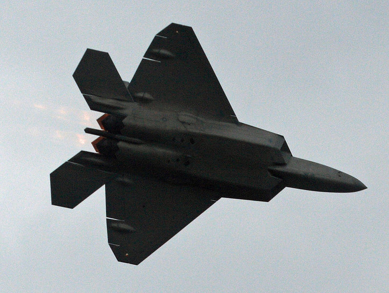 File:F-22 Raptor making a high speed pass (5232157463).jpg