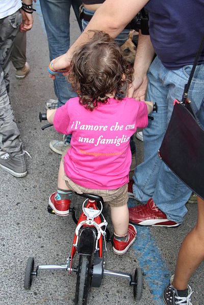 File:Famiglie Arcobaleno al Bologna Pride 2012 - 6 - Foto Giovanni Dall'Orto, 9 giugno 2012.jpg