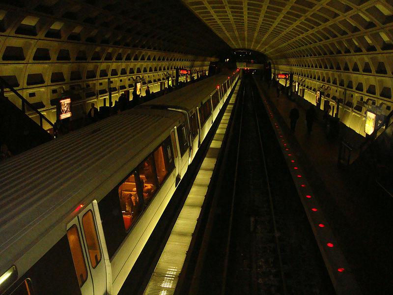 File:Farragut West Metro DC 10 2010 552.JPG