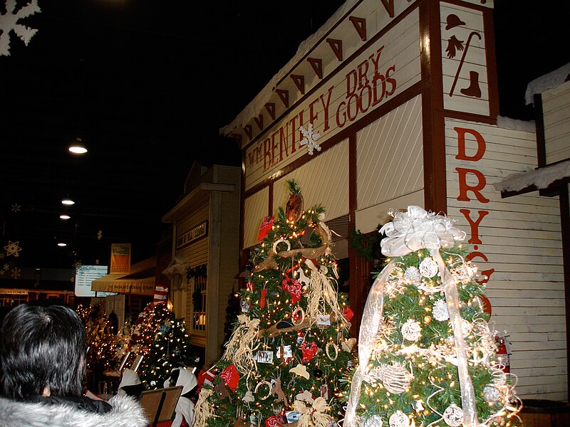 File:Festival of Trees (3086607832).jpg