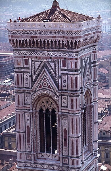 File:Florenz-20-auf der Domkuppel-Campanile-Detail-1977-gje.jpg