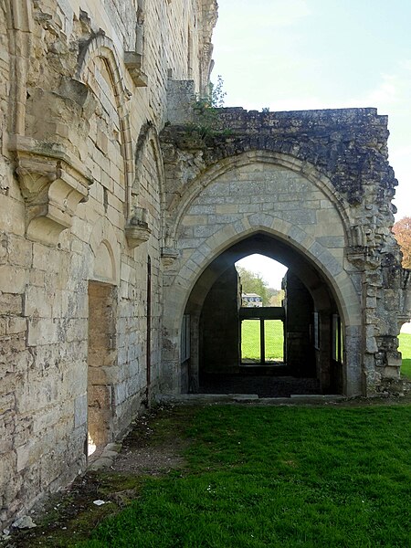 File:Fontaine-Chaalis (60), abbaye de Chaalis, sacristie, vue vers l'ouest 2.jpg