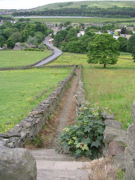 File:Footpath - from White Gate to Mixenden - geograph.org.uk - 1912568.jpg