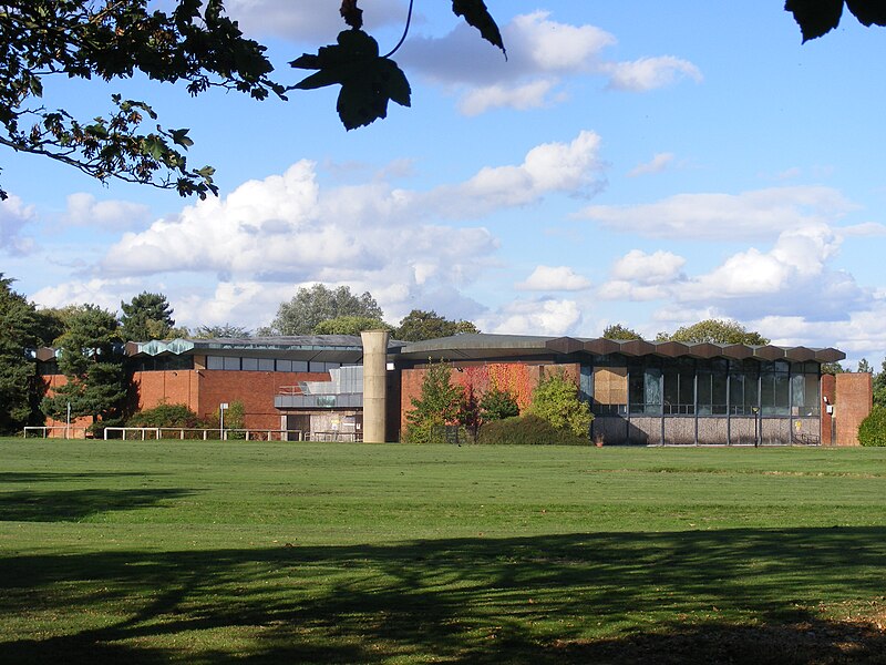 File:Former Bricket Wood Sports Centre - 29588408333.jpg