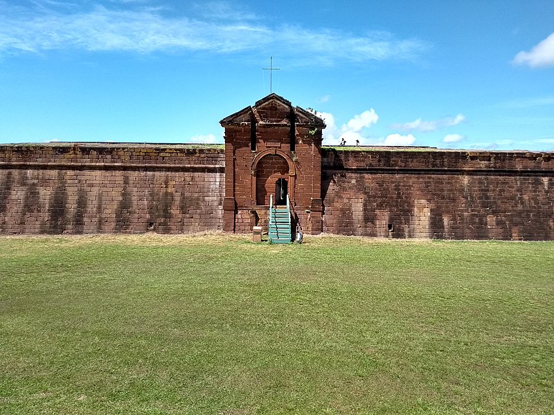 File:Frente do Real Forte Príncipe da Beira,.jpg