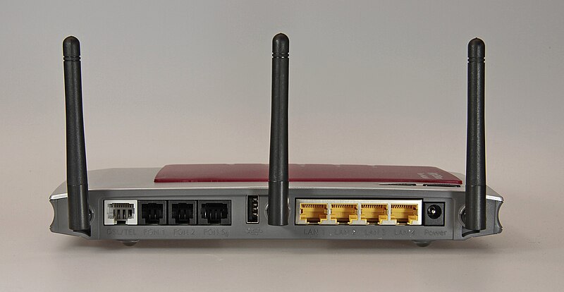 File:Fritzbox Fon WLAN 7270 rueckseite.jpg