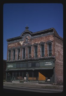 Old furniture store in Peoria photographed by John Margolies in 1980