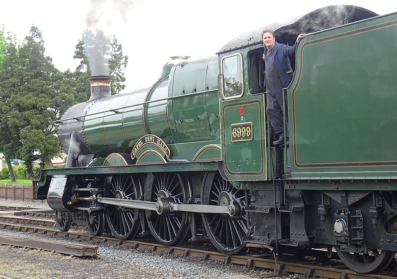 File:GWR 6959 Class 6999 Capel Dewi Hall Toddington Station (2).jpg