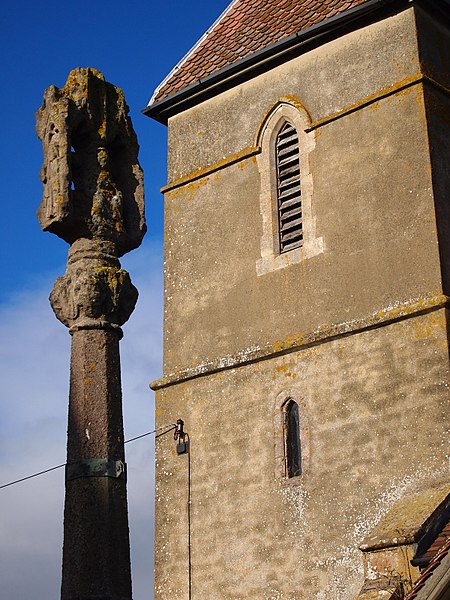 File:Geograph 3241542 Medieval Cross, Stringston.jpg