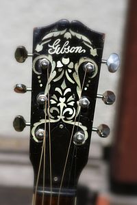 Gibson L-custom 1940 headstocks.JPG