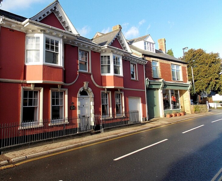 File:Grade II listed Portland House, Usk - geograph.org.uk - 3839985.jpg