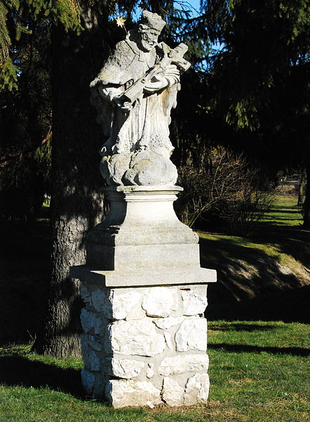 File:GuentherZ 2011-02-12 0049 Naglern Statue Johannes Nepomuk.jpg