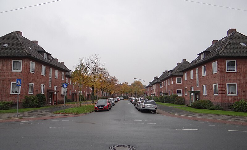 File:Häuser an der Werftstraße in Whv.jpg