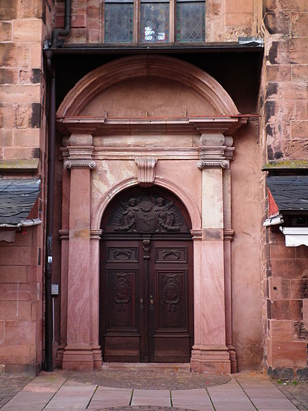 File:Heiliggeistkirche Heidelberg Seitenportal 2012.JPG