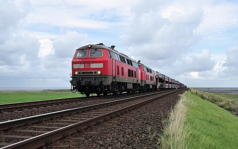 Hindenburgdamm mit dem Sylt Shuttle