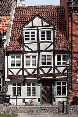 Hinter der Magnikirche Braunschweig