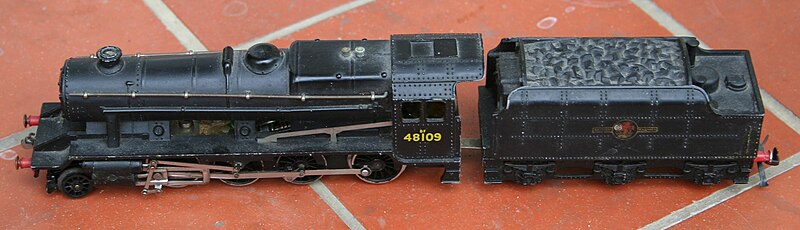 File:Hornby dublo 8f.jpg