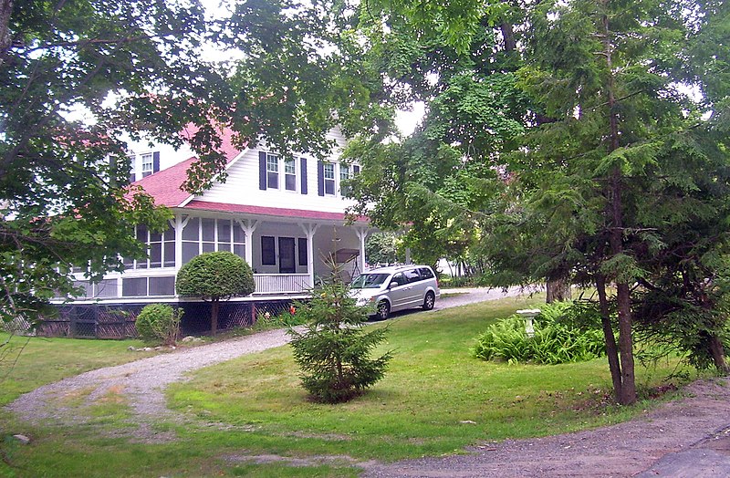 File:House in Mamakating Park, NY.jpg