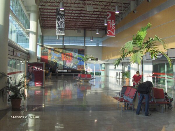 Passenger terminal main hall