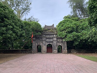 Báo Quốc Temple