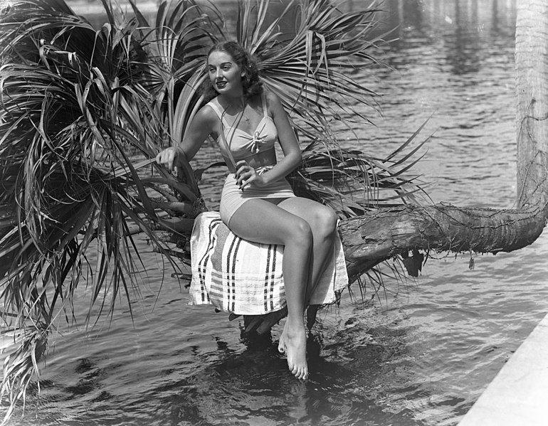 File:Jackie Bingham in a Jantzen bathing suit posing on the lucky horseshoe palm tree at Silver Springs.jpg