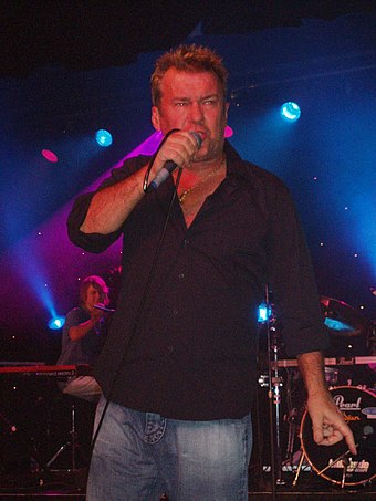 Barnes performing in 2006