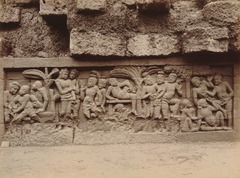 KITLV 103635 - Kassian Céphas - Bas-relief at Borobudur near Magelang - 1890-1891.tif